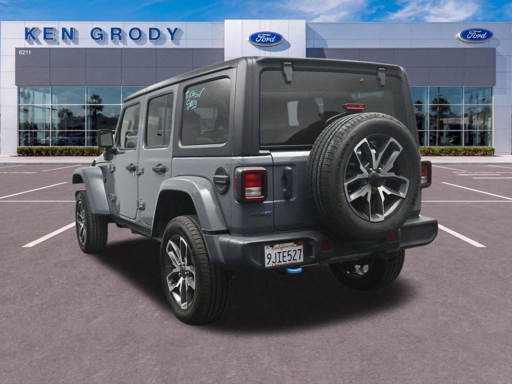 Used 2024 Jeep Wrangler Unlimited AWD/4WD image 4