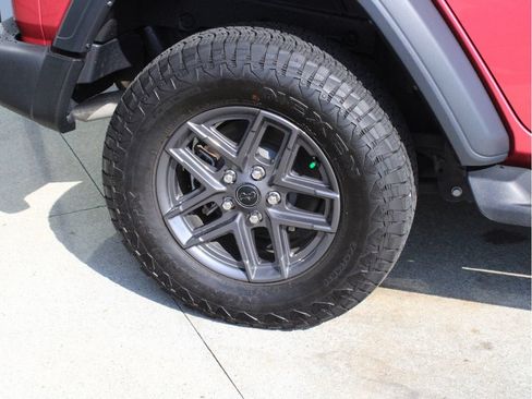 Certified 2024 Jeep Wrangler Unlimited Sport AWD/4WD image 36