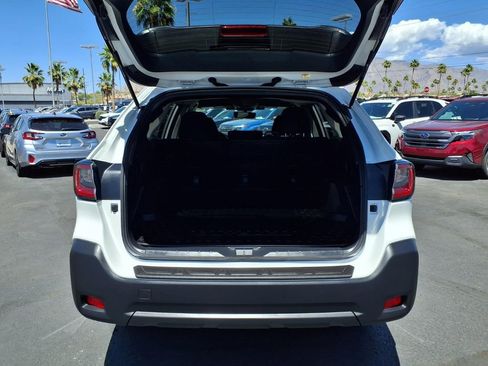 Used 2025 Subaru Outback Premium AWD/4WD image 15