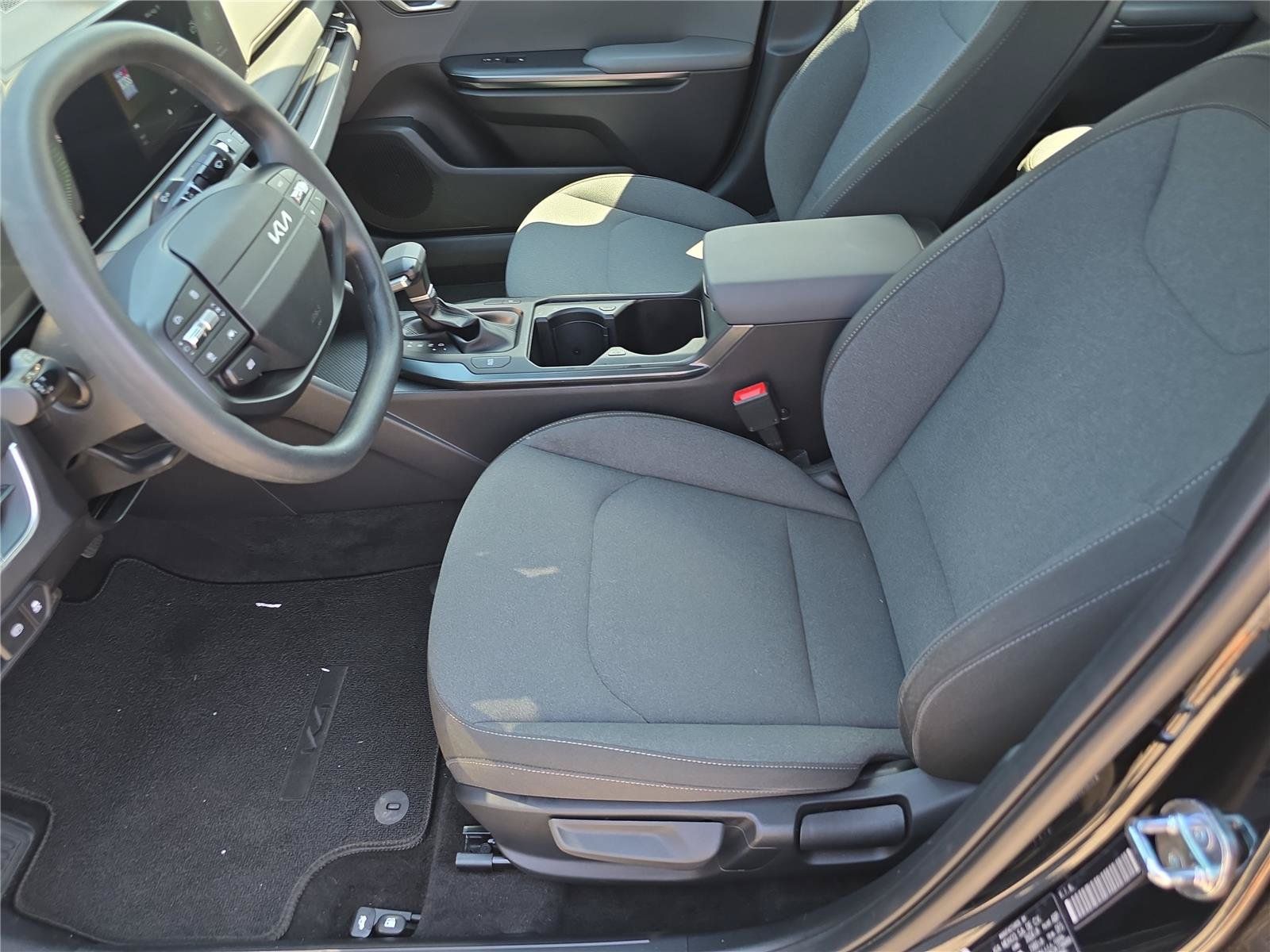 Used 2025 Kia K4 FWD image 21