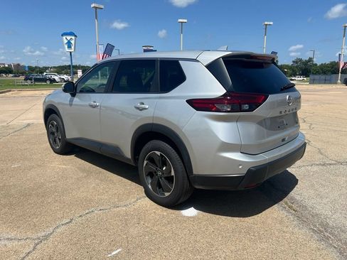 Used 2024 Nissan Rogue SV FWD image 7