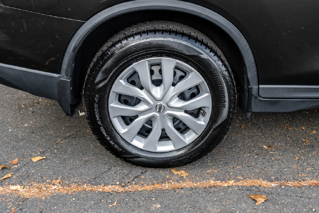 Used 2016 Nissan Rogue S AWD/4WD image 6
