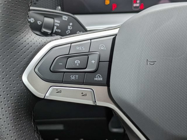 New 2026 Volkswagen Tiguan SE R-Line AWD/4WD image 25