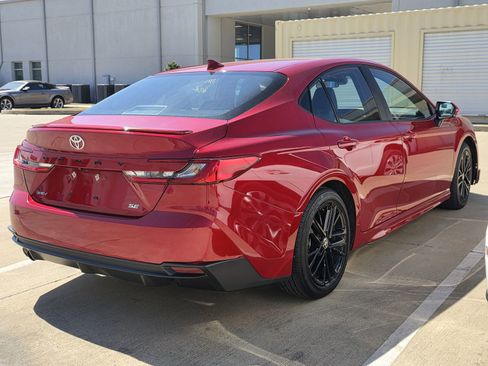 Used 2025 Toyota Camry SE image 19