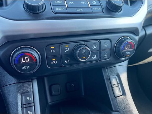 Used 2019 GMC Acadia SLT AWD/4WD image 16