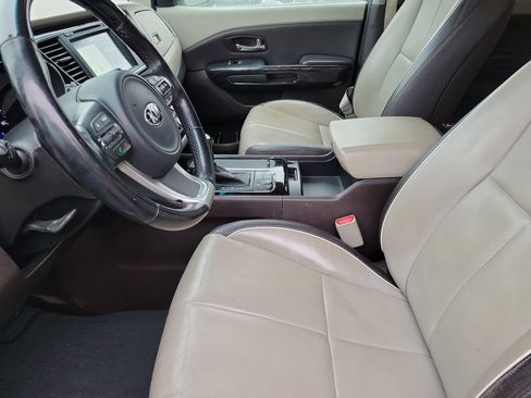 Used 2016 Kia Sedona SX Limited image 3