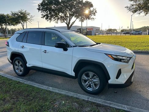 Certified 2025 Toyota RAV4 LE AWD/4WD image 8