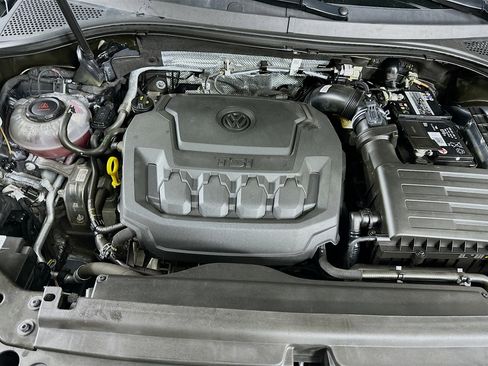 Used 2022 Volkswagen Tiguan SE image 32