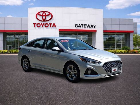 Used 2019 Hyundai Sonata SEL w/ Winter Weather Package FWD image 3