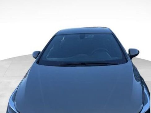 Used 2017 Chevrolet Cruze LT w/ Convenience Package image 2