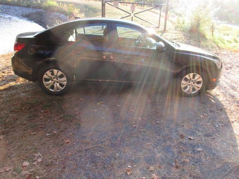 Used 2014 Chevrolet Cruze LS image 4