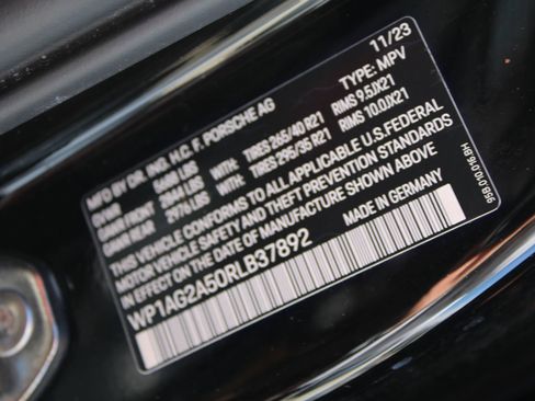 Certified 2024 Porsche Macan S image 30