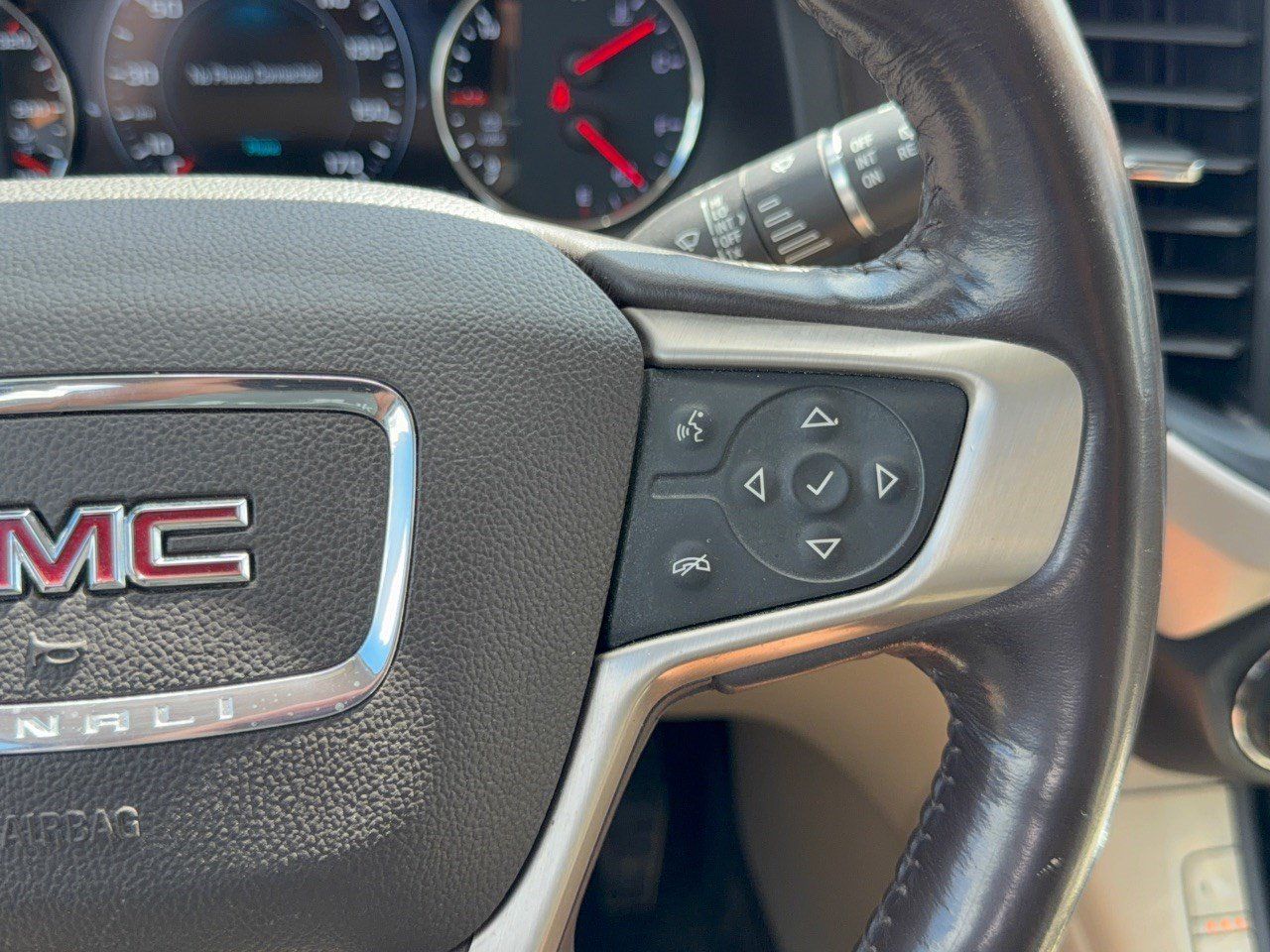 Used 2019 GMC Acadia Denali FWD image 19