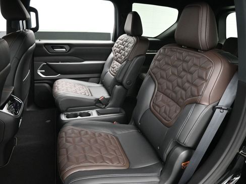 New 2026 Nissan Armada Platinum Reserve image 11