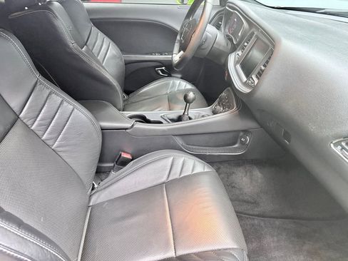 Used 2015 Dodge Challenger SRT Hellcat image 11