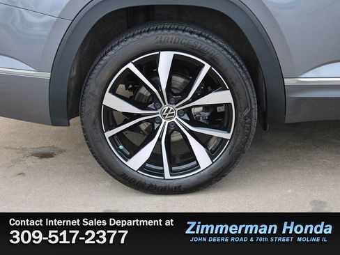Used 2024 Volkswagen Atlas SEL Premium R-Line image 22