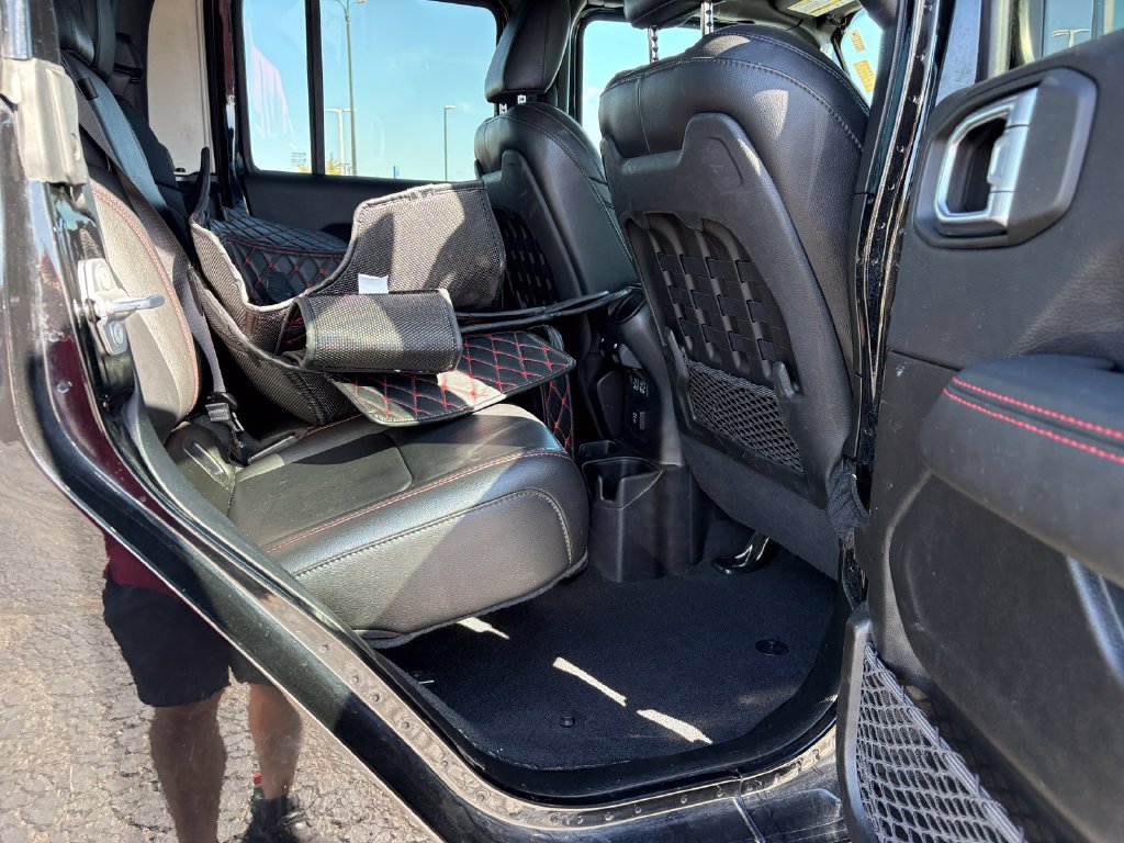 Used 2021 Jeep Gladiator Rubicon AWD/4WD image 12