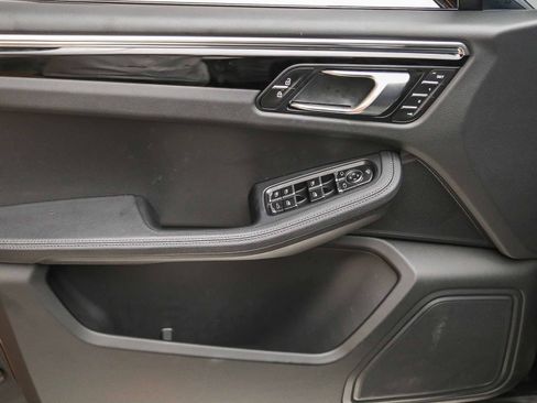 Certified 2025 Porsche Macan S AWD/4WD image 27