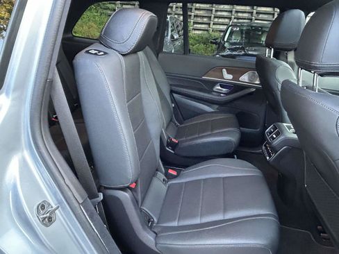 Certified 2025 Mercedes-Benz GLS 450 4MATIC image 49
