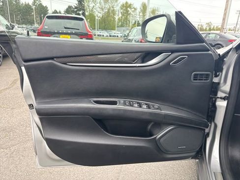 Used 2017 Maserati Ghibli S RWD image 17