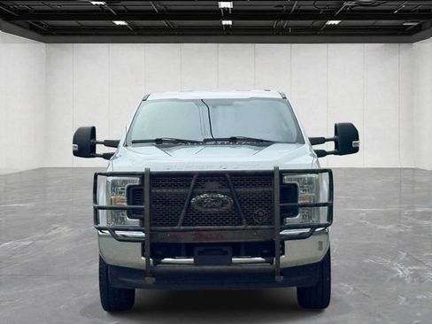 Used 2018 Ford F250 XL w/ Power Equipment Group AWD/4WD image 2