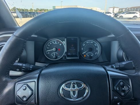 Used 2021 Toyota Tacoma TRD Sport w/ Technology Package image 34