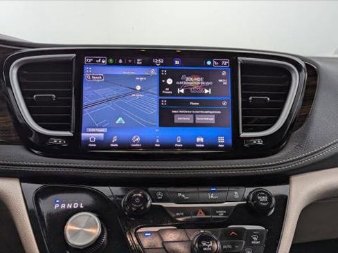 Used 2023 Chrysler Pacifica Limited image 28