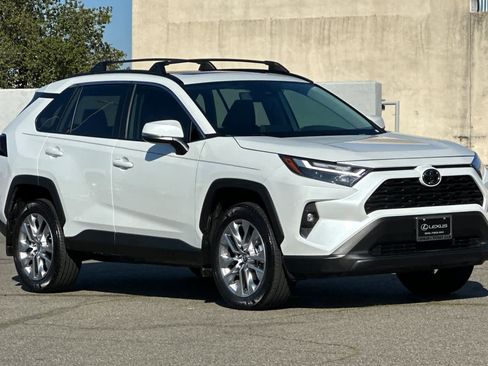 Used 2024 Toyota RAV4 XLE Premium image 5