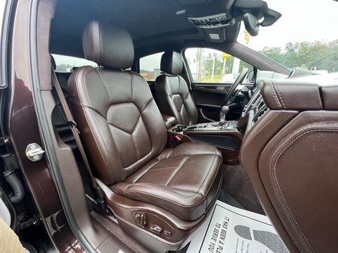 Used 2017 Porsche Macan Turbo AWD/4WD image 14