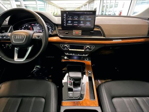 Used 2023 Audi Q5 2.0T Premium w/ Convenience Package image 16