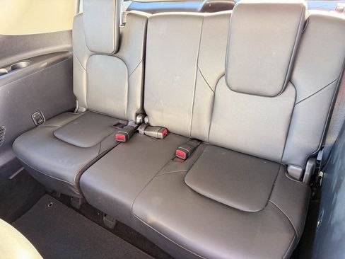 Used 2024 Nissan Armada SL w/ Captain's Chairs Package image 21