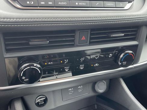 Used 2025 Nissan Rogue S image 24