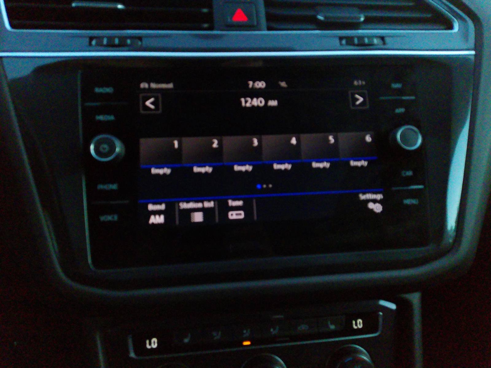 Used 2019 Volkswagen Tiguan SEL Premium R-Line AWD/4WD image 18