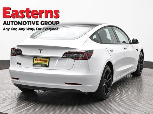 Used 2023 Tesla Model 3 Standard Range image 5