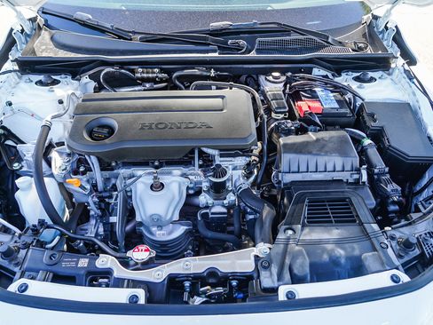 Used 2025 Honda Civic Sport image 31