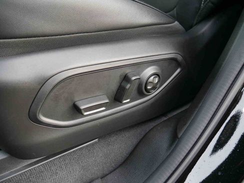 New 2025 Jeep Grand Cherokee Altitude image 27