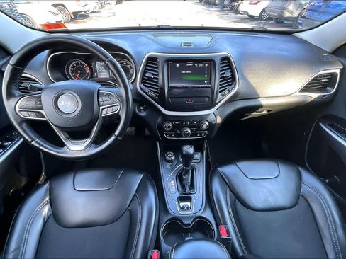 Used 2019 Jeep Cherokee Latitude Plus image 14