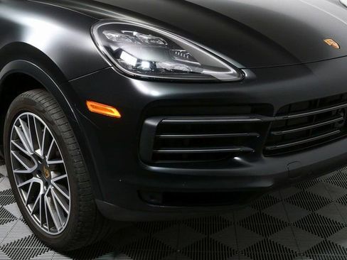 Certified 2022 Porsche Cayenne Platinum Edition image 39