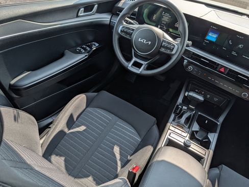 Certified 2025 Kia K5 LXS FWD image 9