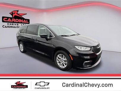 Used 2023 Chrysler Pacifica Touring-L