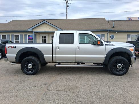 Used 2016 Ford F250 Lariat w/ Lariat Ultimate Package AWD/4WD image 9