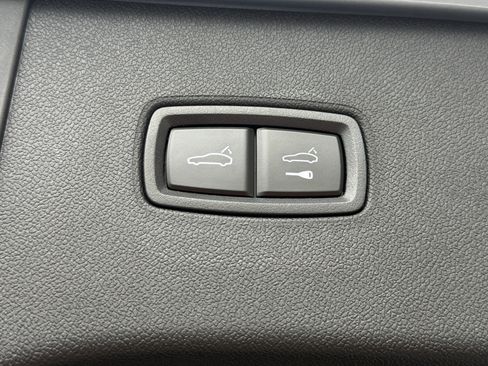Certified 2024 Porsche Cayenne Turbo AWD/4WD image 16