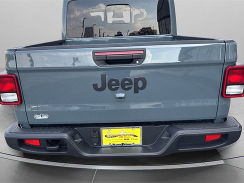 New 2025 Jeep Gladiator Sport image 6
