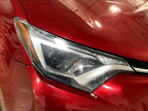 Used 2018 Toyota RAV4 XLE image 26
