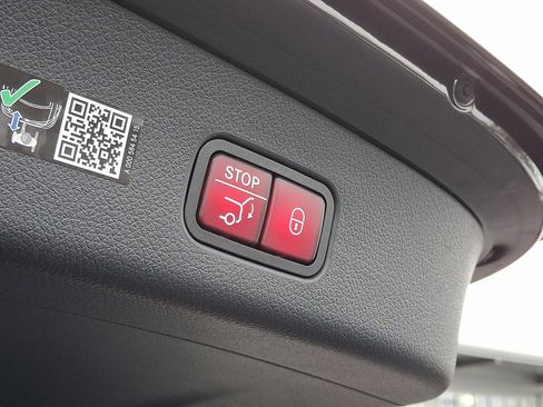 Used 2026 Mercedes-Benz GLC 300 4MATIC image 23