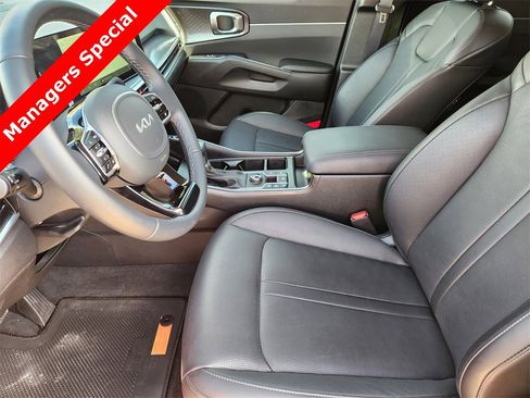 New 2025 Kia Sorento S image 9