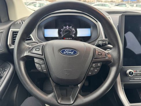 Used 2022 Ford Edge SE image 16