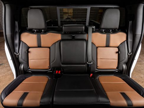 Used 2023 Chevrolet Silverado 3500 High Country image 34