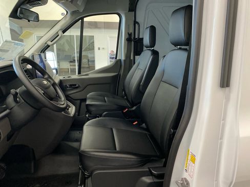 New 2026 Ford Transit 250 148 Medium Roof Extended AWD w/ Exterior Upgrade Package image 15
