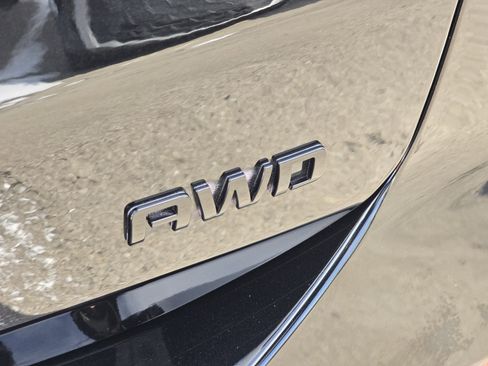 Used 2021 Chevrolet Equinox Premier w/ Redline Edition image 11